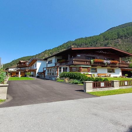 Modern Apartment In Langenfeld Near Ski Area Екстериор снимка