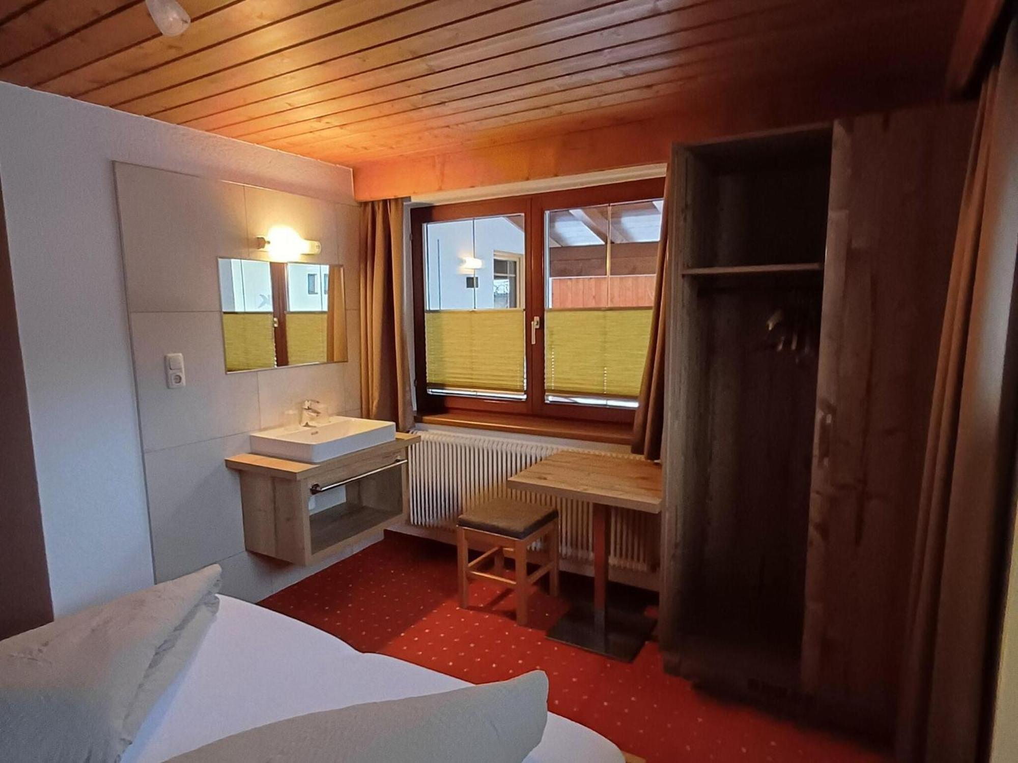 Modern Apartment In Langenfeld Near Ski Area Екстериор снимка