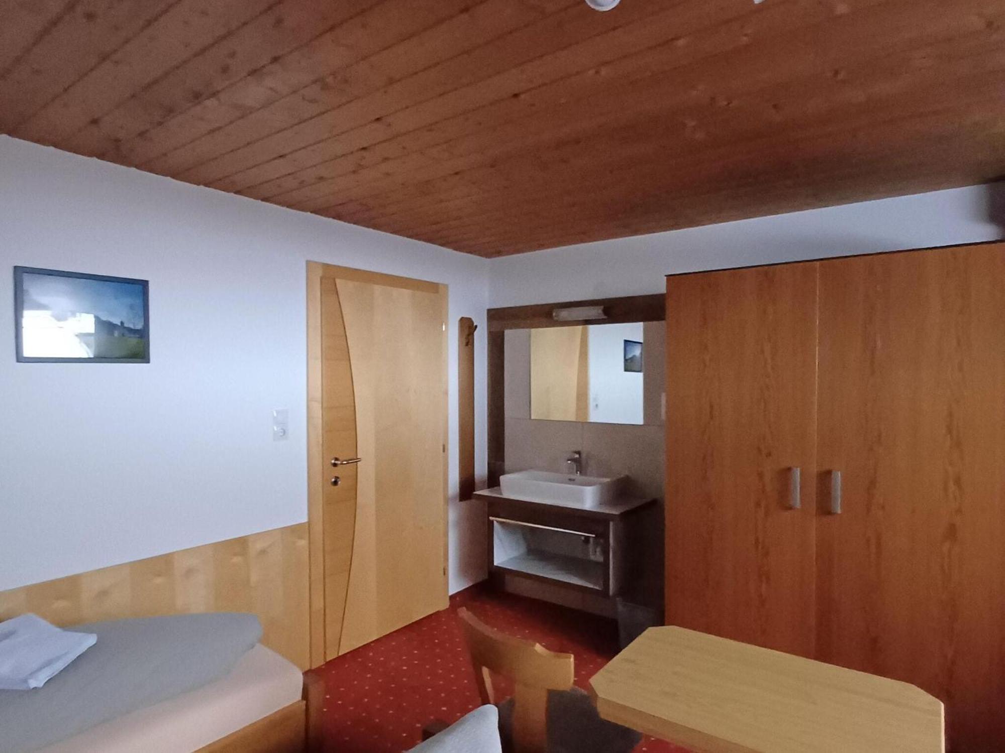 Modern Apartment In Langenfeld Near Ski Area Екстериор снимка